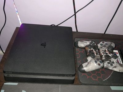 Playstation 4 slim 1 tb 4000000 sotiladi