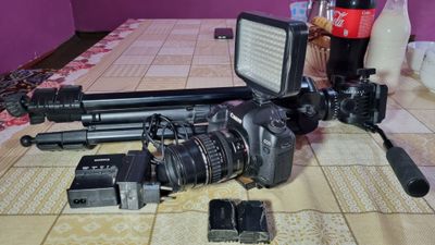 Canon 5D mark 2 sotiladi