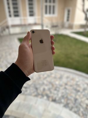 iPhone 8 Srocna