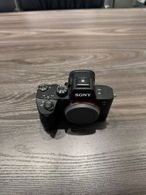 sony a7 iii body Sotiladi