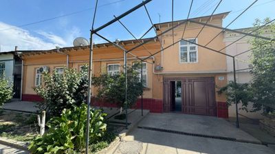 Chilonzor 20 kvda hovli sotiladi.