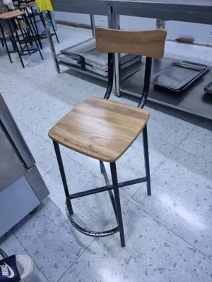 продаю барные стулья высота 175 см в наличии 6 шт