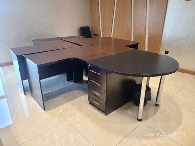 Ofis mebeli б/у sotiladi
