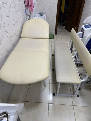 Kosmetolg kushetkasi sotiladi