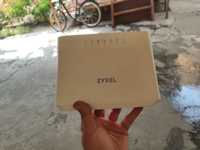 Wifi router Zyxel EMG5523