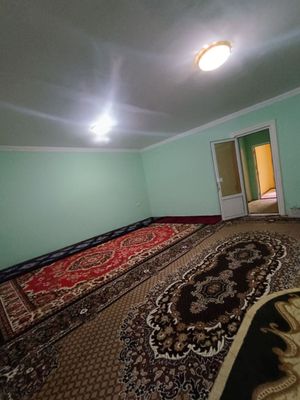 Иккиламчига 3 хонали 1-этаж 6-мкр Диагностика орқасидан катта балконли