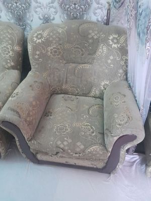 Продаются мягкие кресла. Юмшоқ креслолар сотилади.