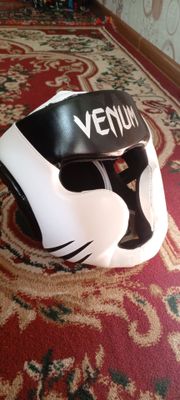 VENUM  S razmer BOKS