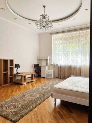 Taras Shevchenko street 4 room 3 bedroom 2 bathroom near metro Oybek