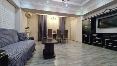 Сдается 2-х комнатная на Ц 7, метро Космонавты, возле ЦУМа