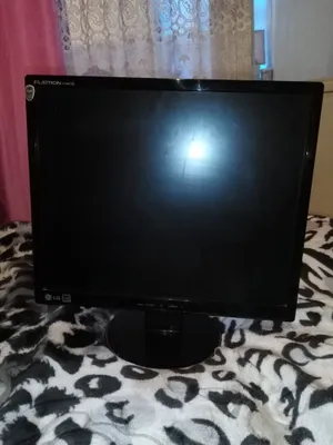 Монитор LG в хорошем состоянии