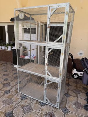 Клетка 3 этажли сотилади