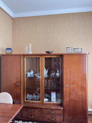 Продается хельга шкаф , дерево орех , в отличном состоянии