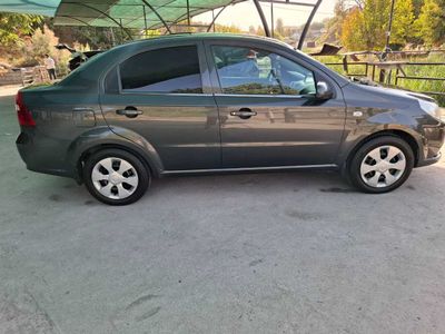 Nexia3 mokriy asfalt