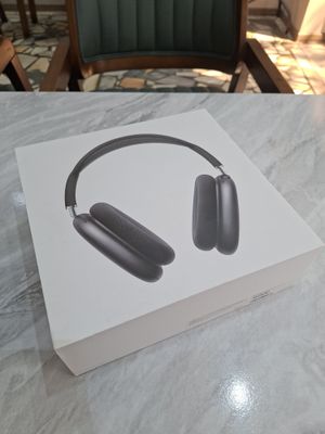 Airpods Max Lux.