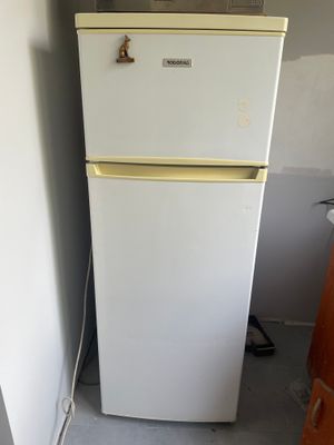 Продается холодильник Roison