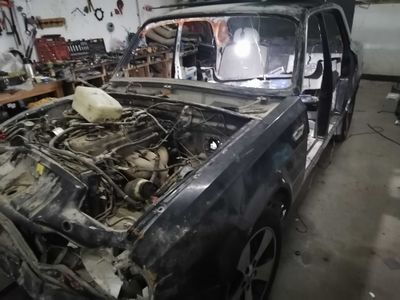 Продаю 31105 по запчастям, кузов, мотор, ходовая