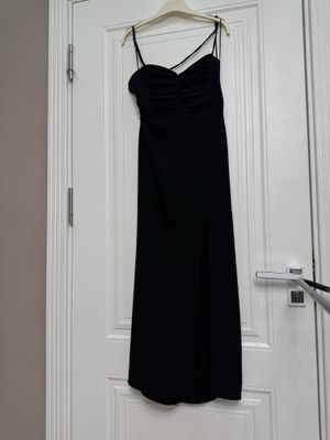 Красивейшее почти новое платье от Zara