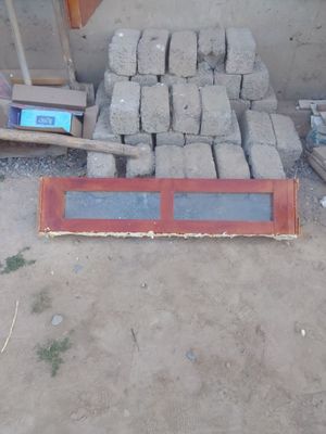 2ta eshik sotiladi oynali