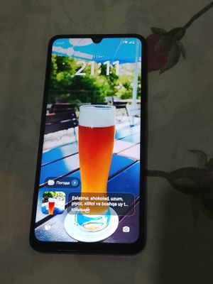 Телефон почти новый