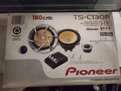 Pioneer TS-C130R - двухполосная компонентная автоакустика.