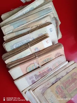 Qadimgi pullar sotiladi 1961-yil pullari 1,3,5,10,25 pullar bor