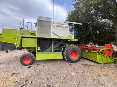 CLAAS Dominator 130