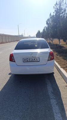Ласетти сотилади