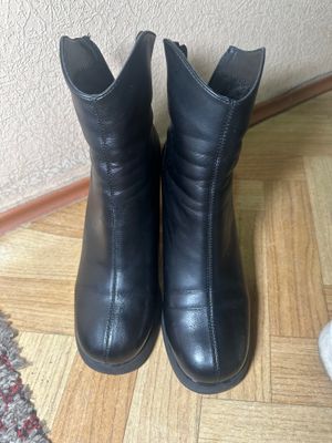 Ботинки из натуральной кожи