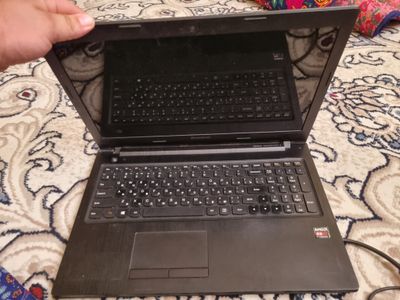 Noutbuk lenovo