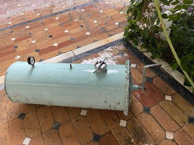 Сетаратор для газированной воды в хорошем состоянии.