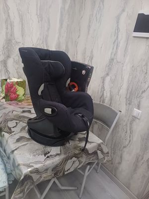 Продаётся фирменный автокресло
