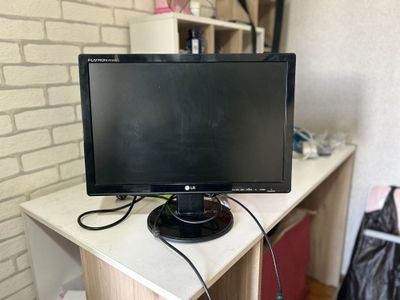 LG Flatron W1942S
