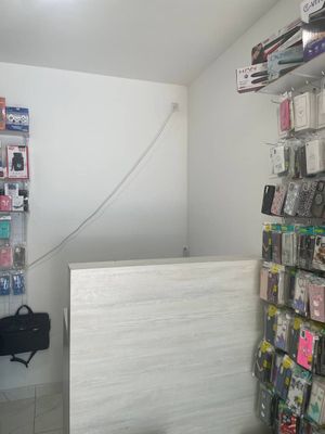 Telefon usta uchun joy bor