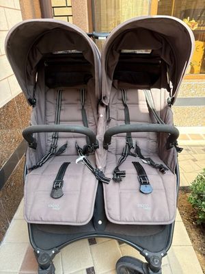 Коляска для двойняшек фирмы Valco Baby Snap Udo
