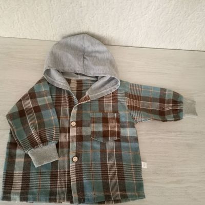 продам новую детскую рубашку