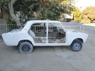 Vaz 2106 sotiladi