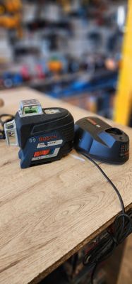 Лазерный урвен Bosch GLL3-80 CG