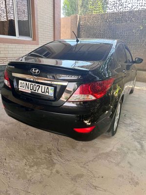 Hyundai accent