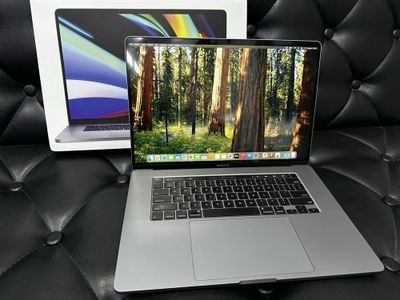 Apple MacBook Pro 2019года в идеальном состояние