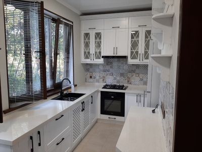 Аренда 4 комнатной, ЦУМ, Метро Космонавтов, улица юнус Раджаби