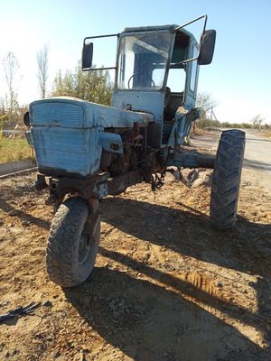 28 traktor, narxini kelishamiz, hamma malumot telda