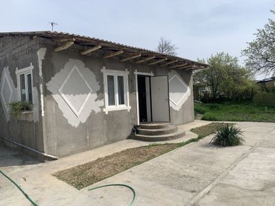 Участок 8 соток имеется дом 3 комнаты куйчирчикский район