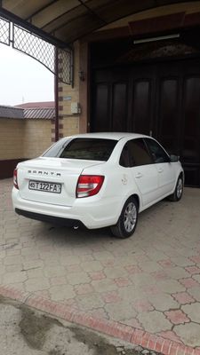 Lada granta 2018 sotiladi