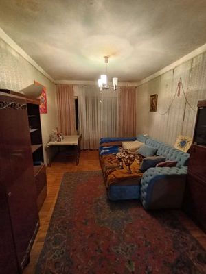 Срочно продается 3-х комн квартира в Куйлюк массив-5 3/4/5