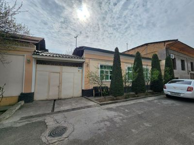 Hovli sotiladi 90000 / 4.10 sotuh