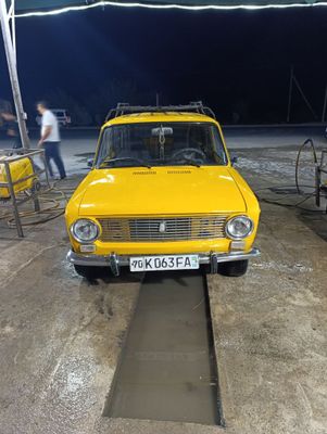 Vaz 2102 furgon sotiladi