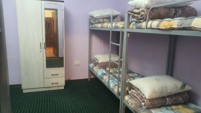 Яшнобод жумани Қўйлиқ метро йонида 3 хонали ховли талабалар