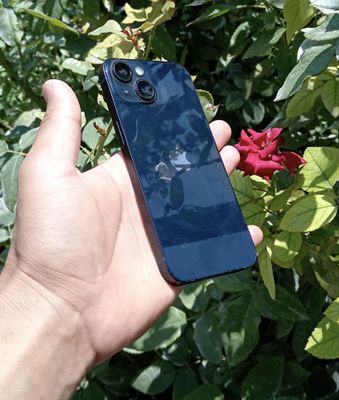 iPhone 14 Midnight