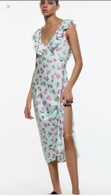 Платье Zara,новое ,размер М,350 тыс.